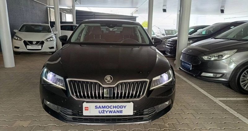 Skoda Superb cena 99900 przebieg: 121100, rok produkcji 2019 z Szczecin małe 596
